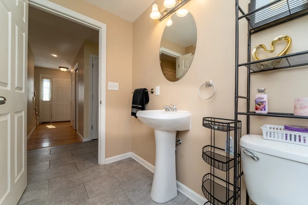 61 Hawthorne Circle Somersworth NH 03878
