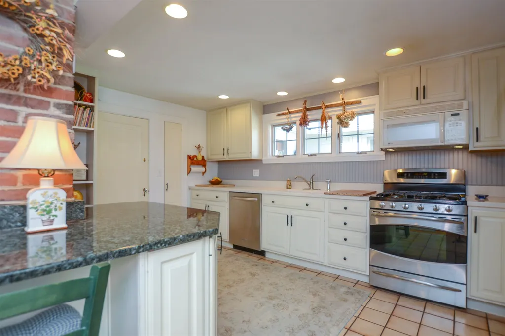 191 High Street Hampton NH 03842