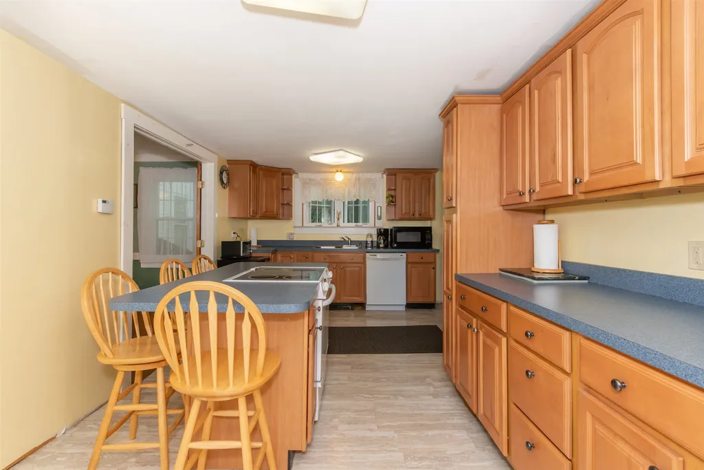 195 N Main Street Rochester NH 03867