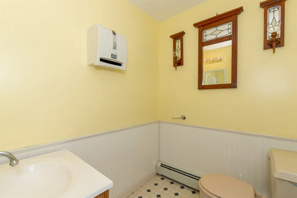 195 N Main Street Rochester NH 03867