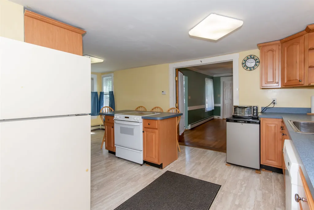 195 N Main Street Rochester NH 03867