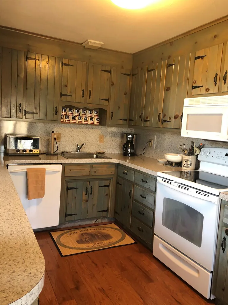 4 Windtree Road Winhall VT 05340