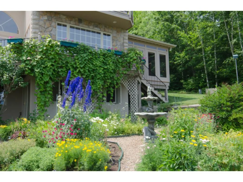 47 Panorama Lane Hebron NH 03241