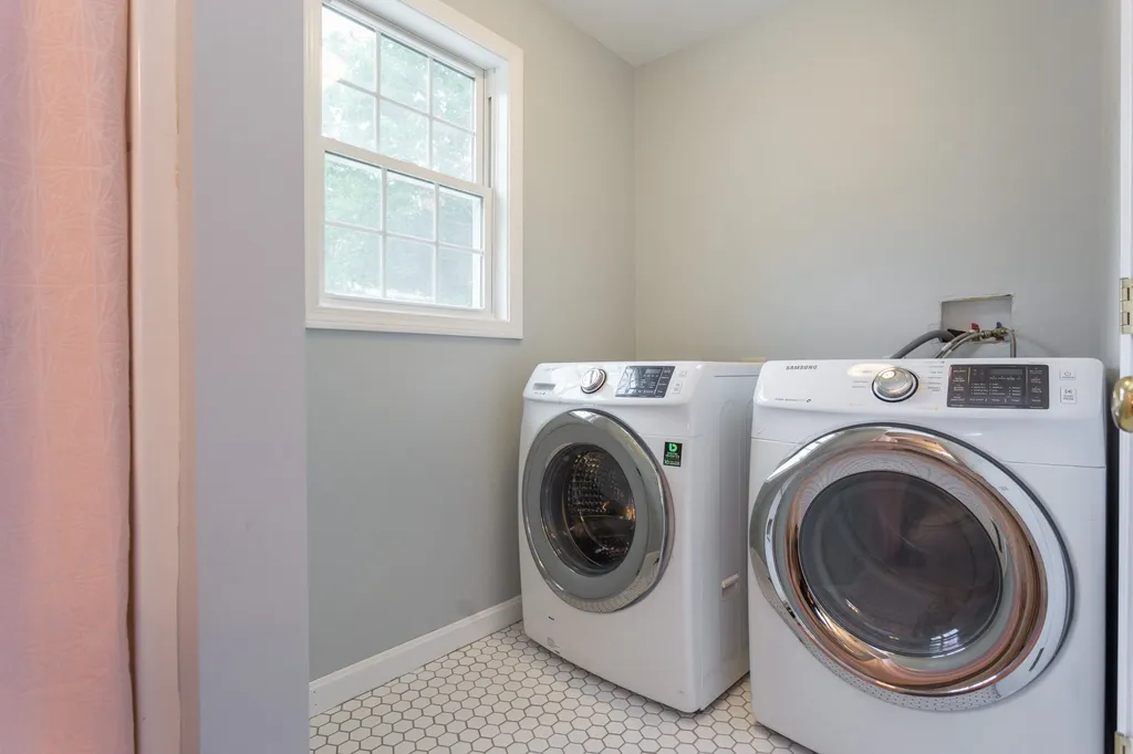 204 Mount Delight Road Deerfield NH 03037