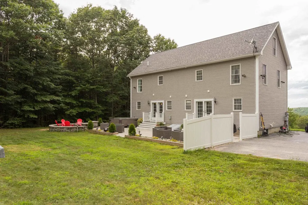 204 Mount Delight Road Deerfield NH 03037