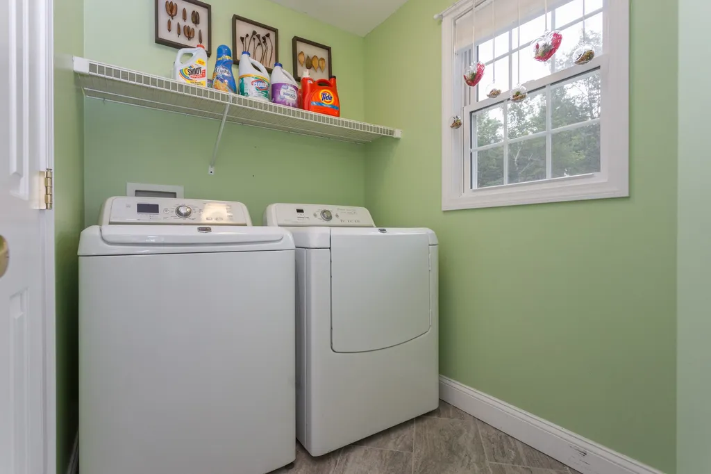 204 Mount Delight Road Deerfield NH 03037