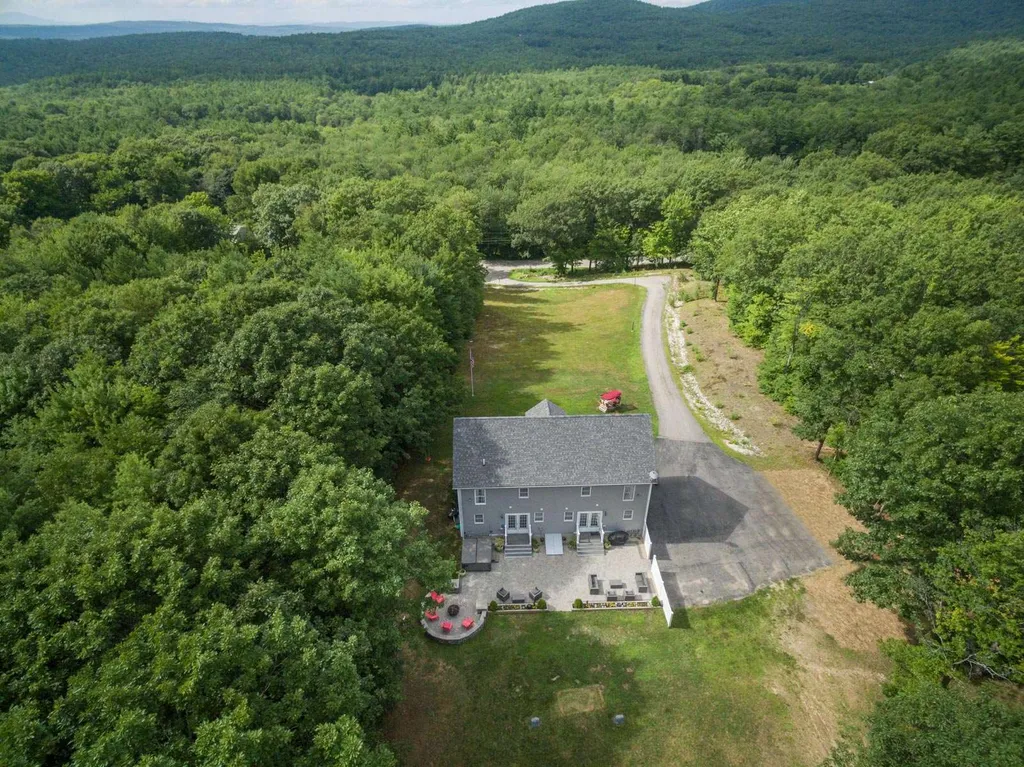 204 Mount Delight Road Deerfield NH 03037