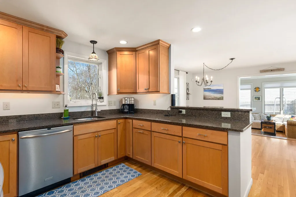 102 Esker Road Hampton NH 03842
