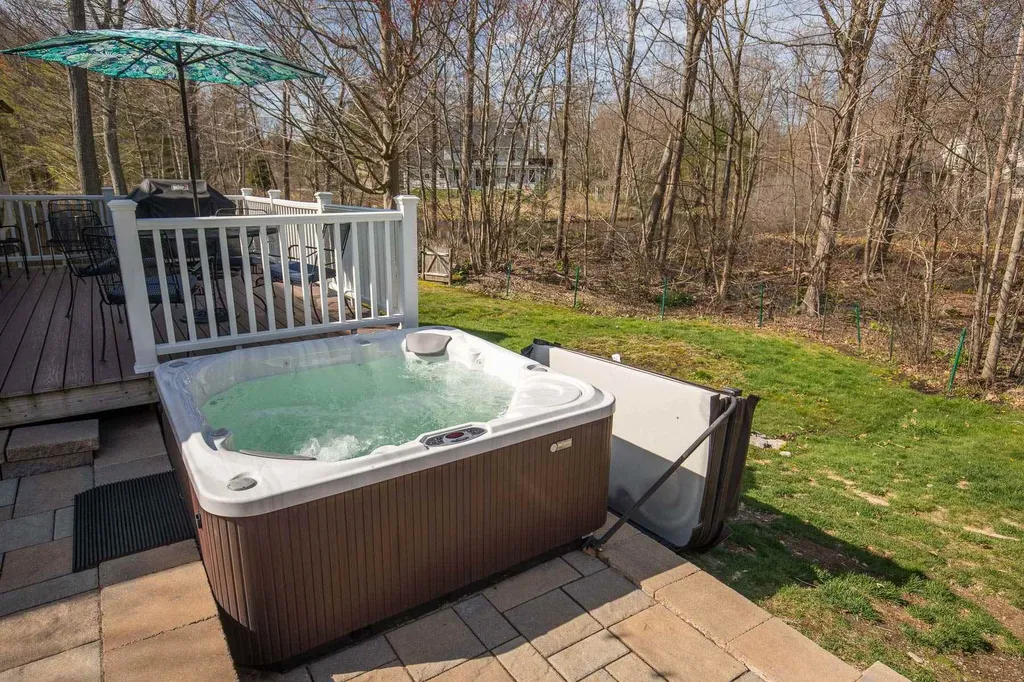 102 Esker Road Hampton NH 03842