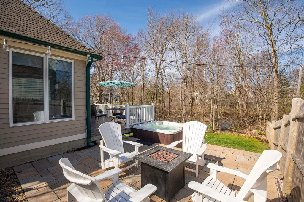 102 Esker Road Hampton NH 03842