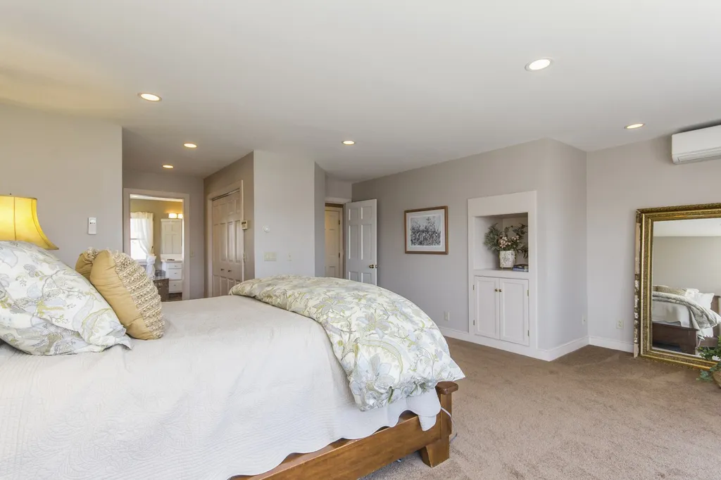 37 Sewall Road Wolfeboro NH 03894