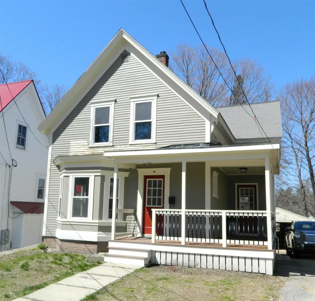 22 Oak Street Franklin NH 03235