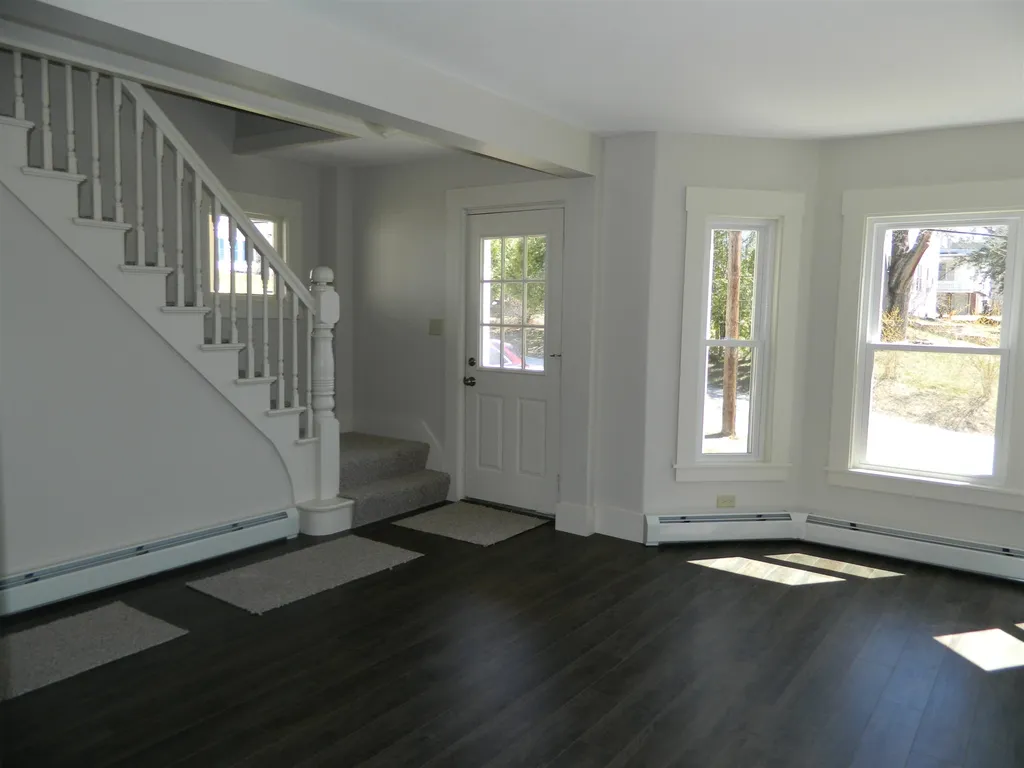 22 Oak Street Franklin NH 03235