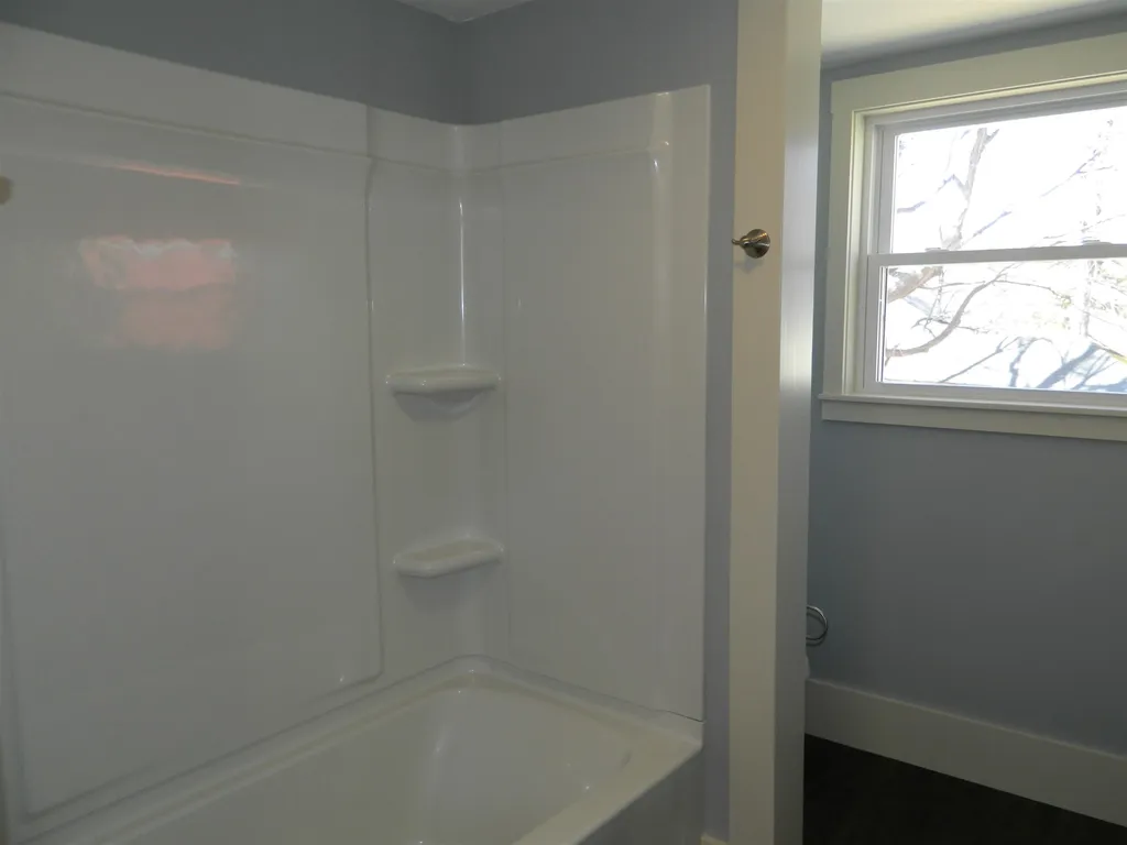 22 Oak Street Franklin NH 03235