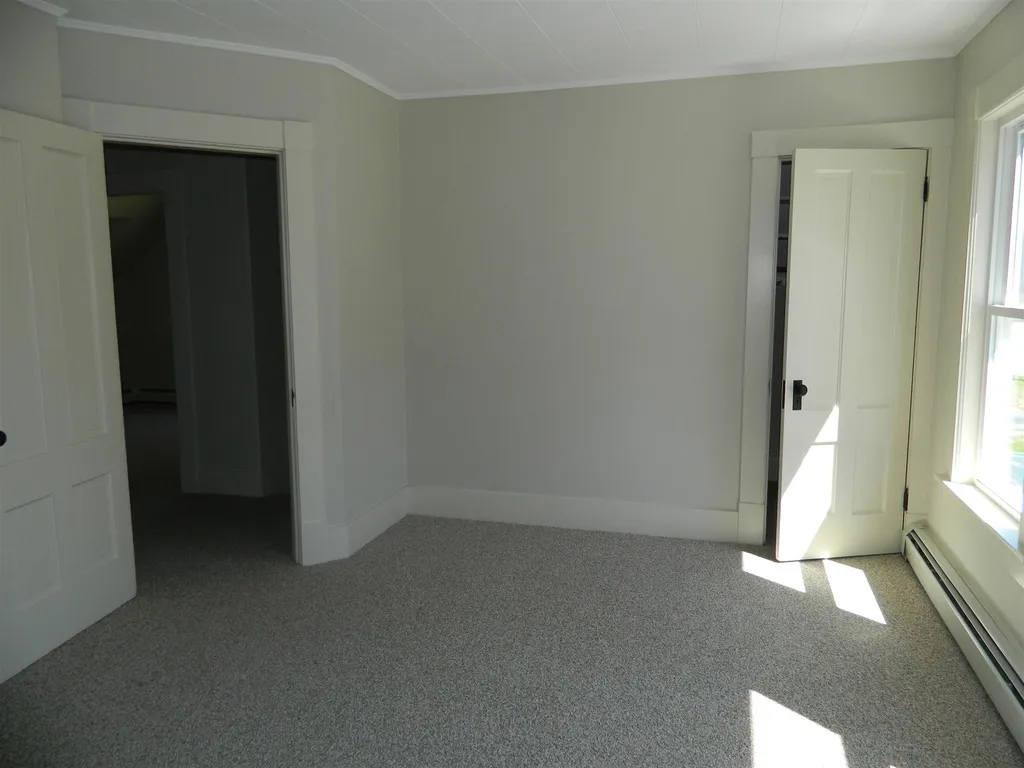 22 Oak Street Franklin NH 03235
