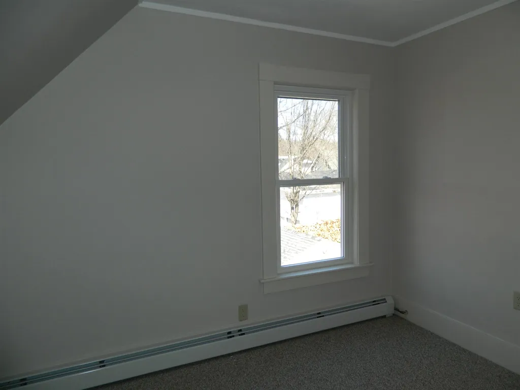 22 Oak Street Franklin NH 03235