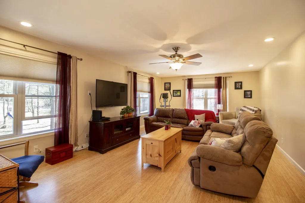 102 Orchard Lane Richmond VT 05477