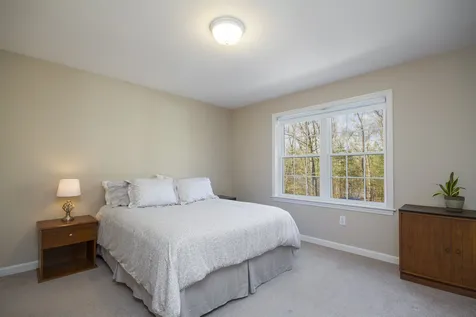 29 Bear Run Drive Litchfield NH 03052