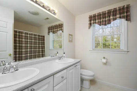 29 Bear Run Drive Litchfield NH 03052