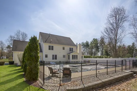 29 Bear Run Drive Litchfield NH 03052