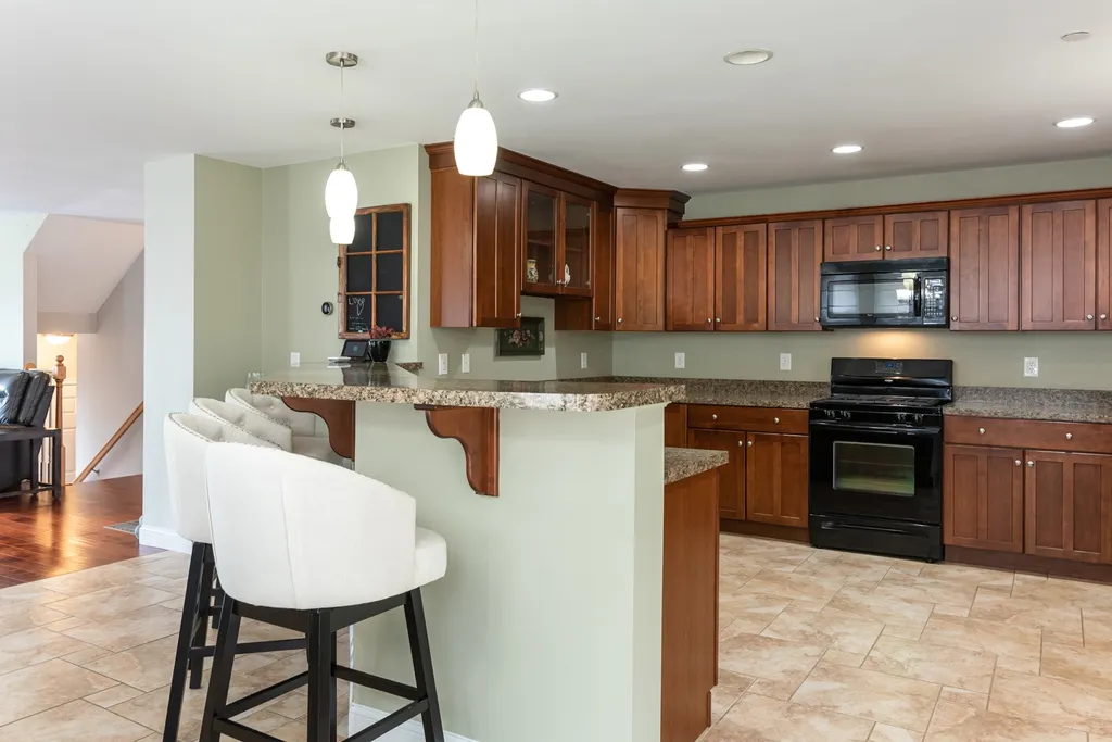 23b Clearview Circle Hudson NH 03051-4036
