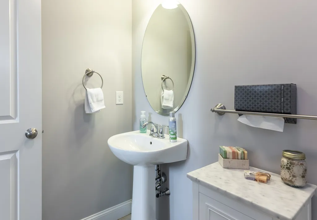 23b Clearview Circle Hudson NH 03051-4036
