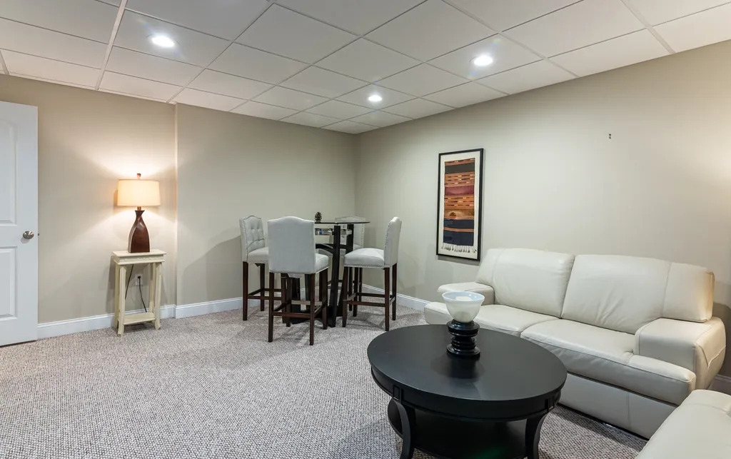 23b Clearview Circle Hudson NH 03051-4036