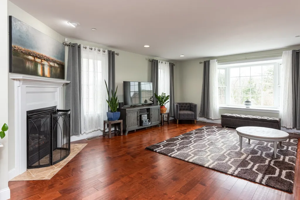23b Clearview Circle Hudson NH 03051-4036