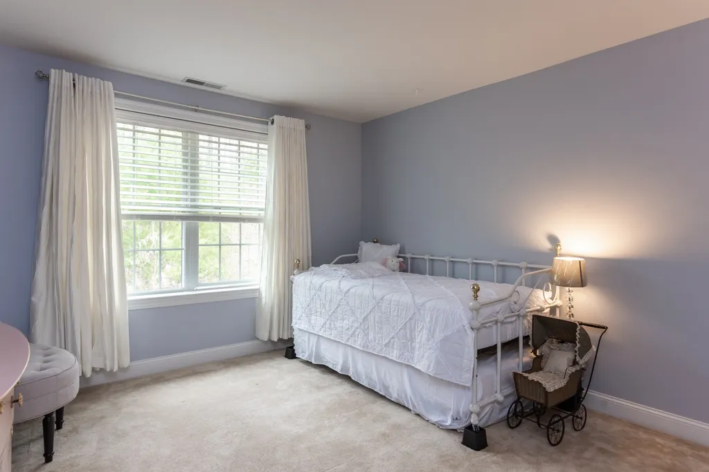 23b Clearview Circle Hudson NH 03051-4036