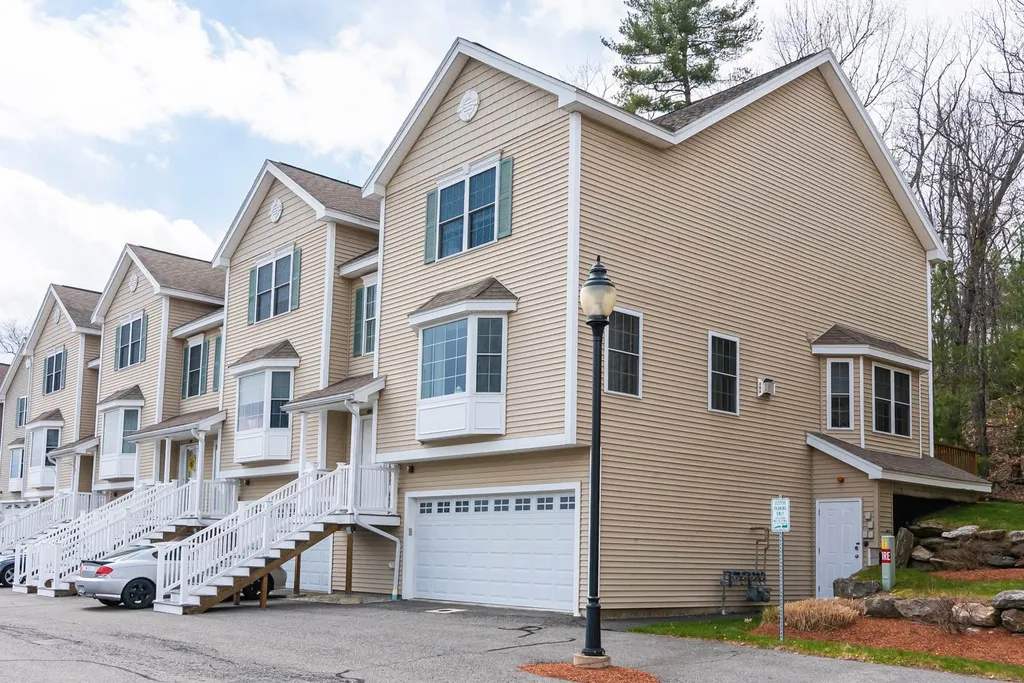 23b Clearview Circle Hudson NH 03051-4036