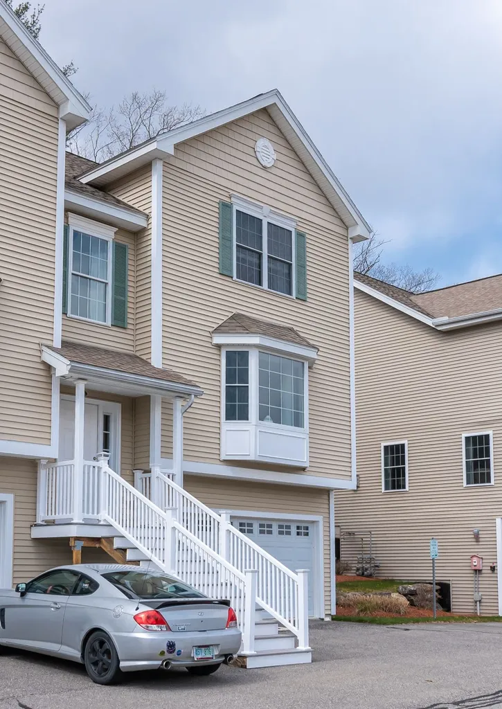 23b Clearview Circle Hudson NH 03051-4036