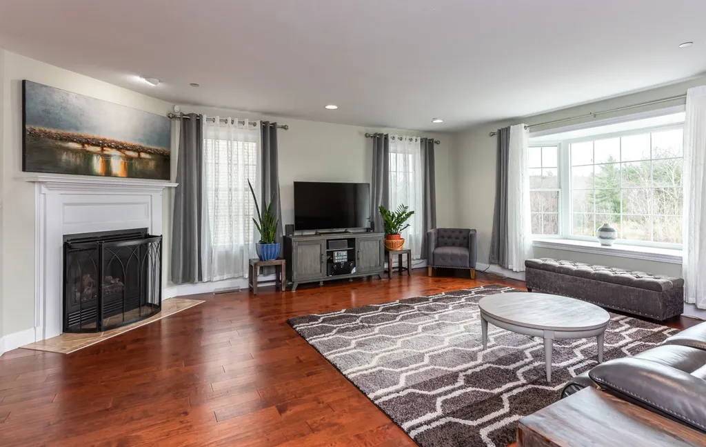 23b Clearview Circle Hudson NH 03051-4036