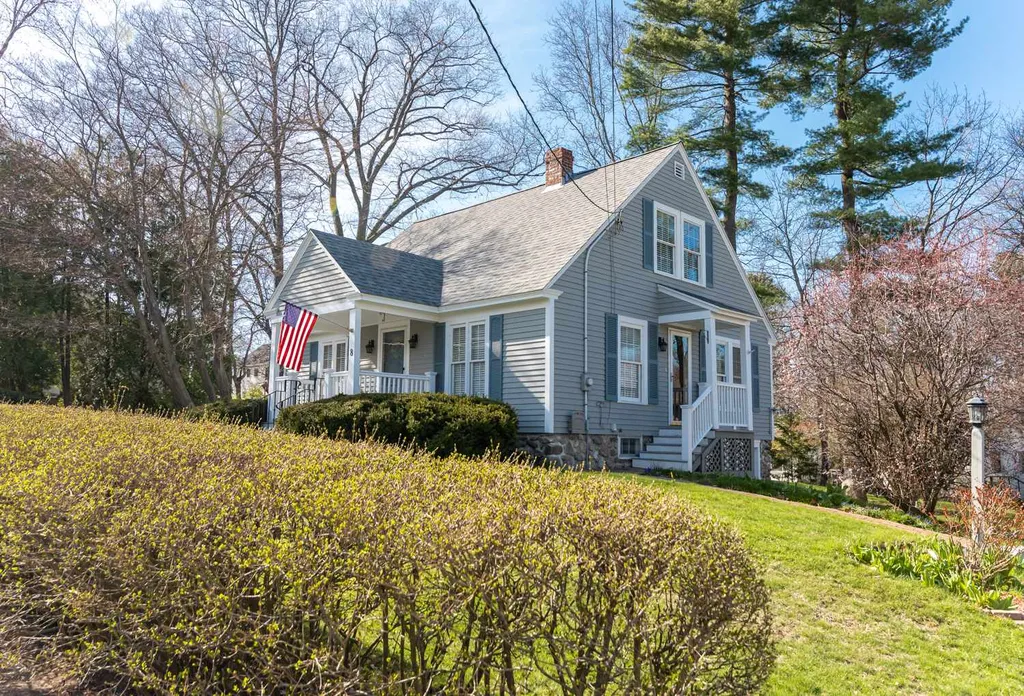 8 Taylor Street Salem NH 03079