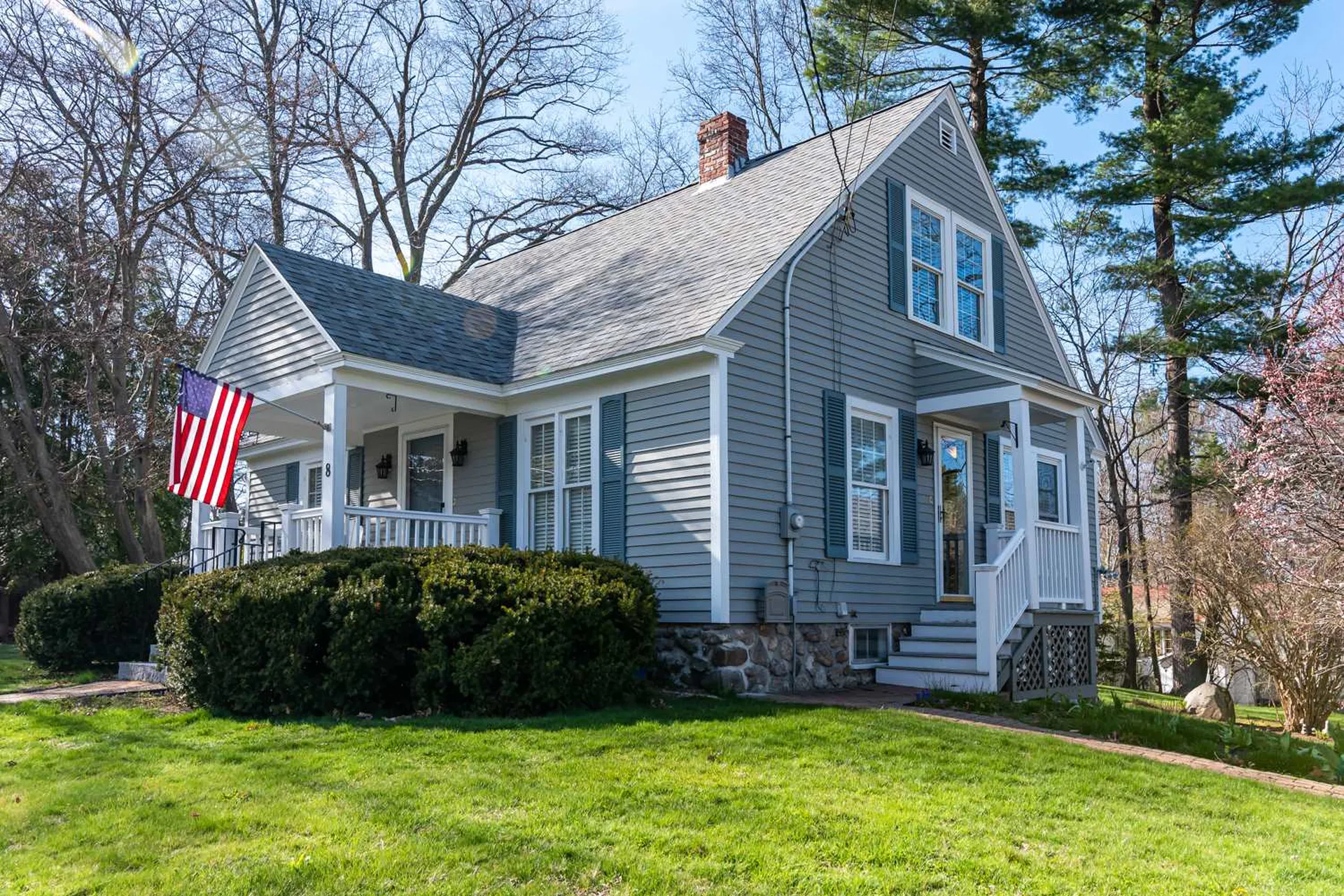 8 Taylor Street Salem NH 03079