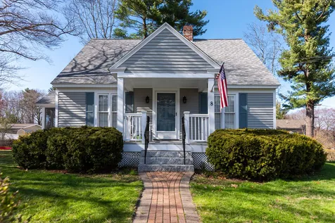 8 Taylor Street Salem NH 03079