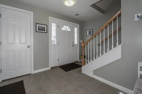 12a Farnum Court Hudson NH 03051