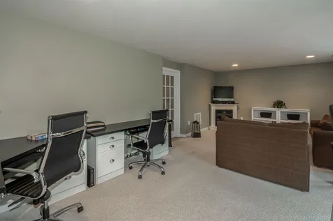 12a Farnum Court Hudson NH 03051