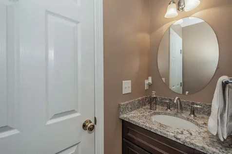 12a Farnum Court Hudson NH 03051