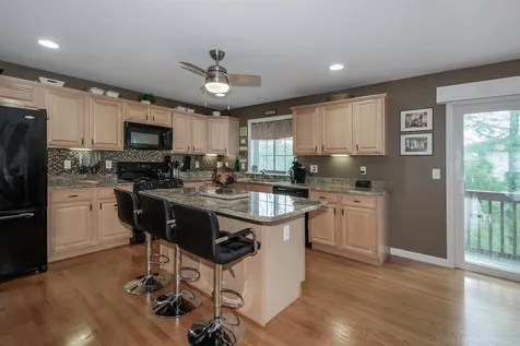 12a Farnum Court Hudson NH 03051
