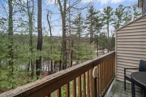 12a Farnum Court Hudson NH 03051