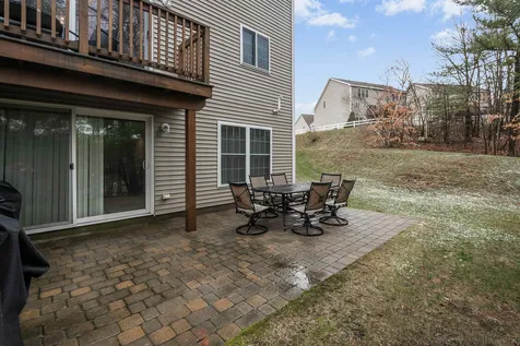 12a Farnum Court Hudson NH 03051
