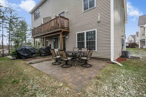 12a Farnum Court Hudson NH 03051