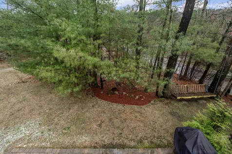 12a Farnum Court Hudson NH 03051