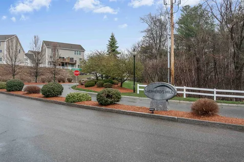 12a Farnum Court Hudson NH 03051