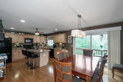 12a Farnum Court Hudson NH 03051