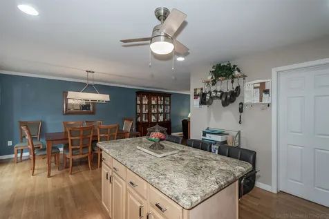 12a Farnum Court Hudson NH 03051