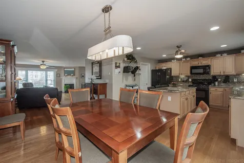 12a Farnum Court Hudson NH 03051