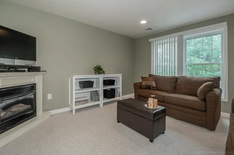 12a Farnum Court Hudson NH 03051