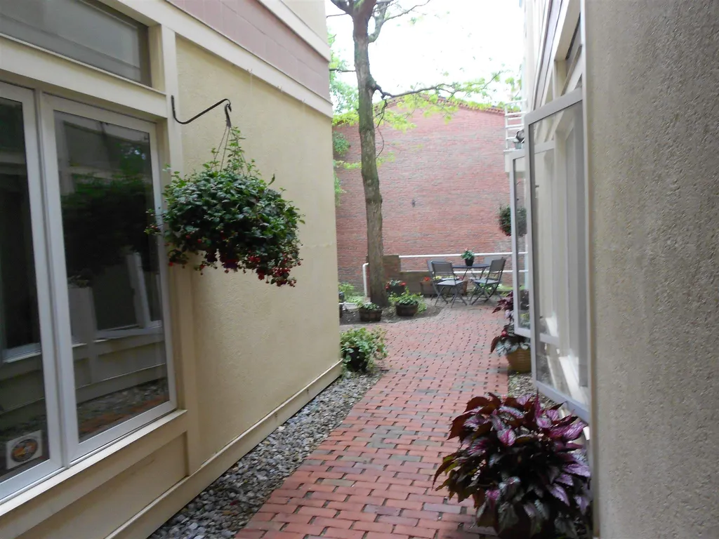 6c Hills Avenue Concord NH 03301