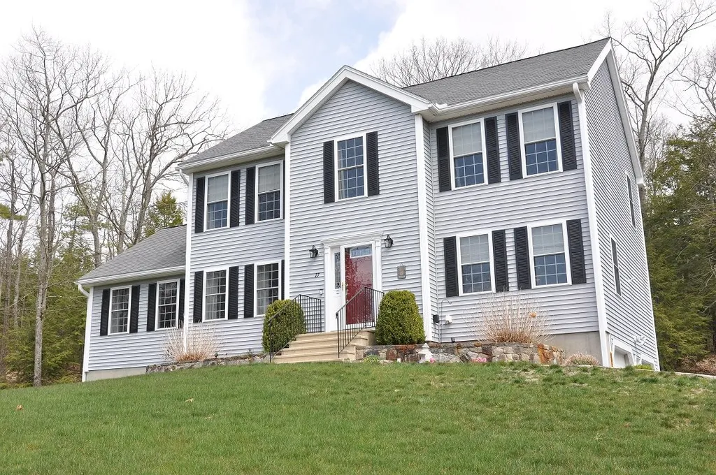 27 Sherman Drive Raymond NH 03077